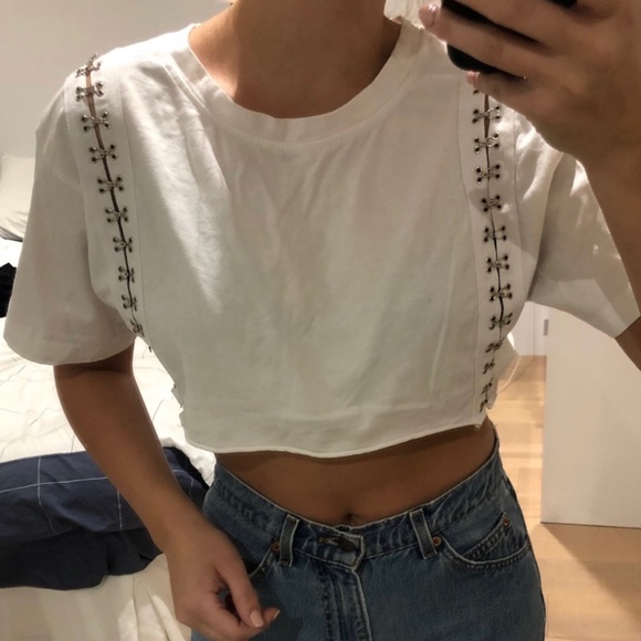 Cropped LF Tee - Picture 1 of 3